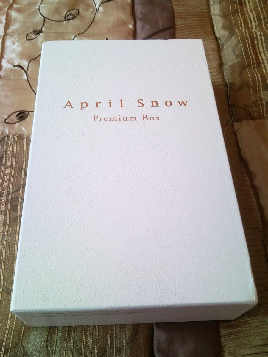 April Snow Premium Box Japan (1).jpg
