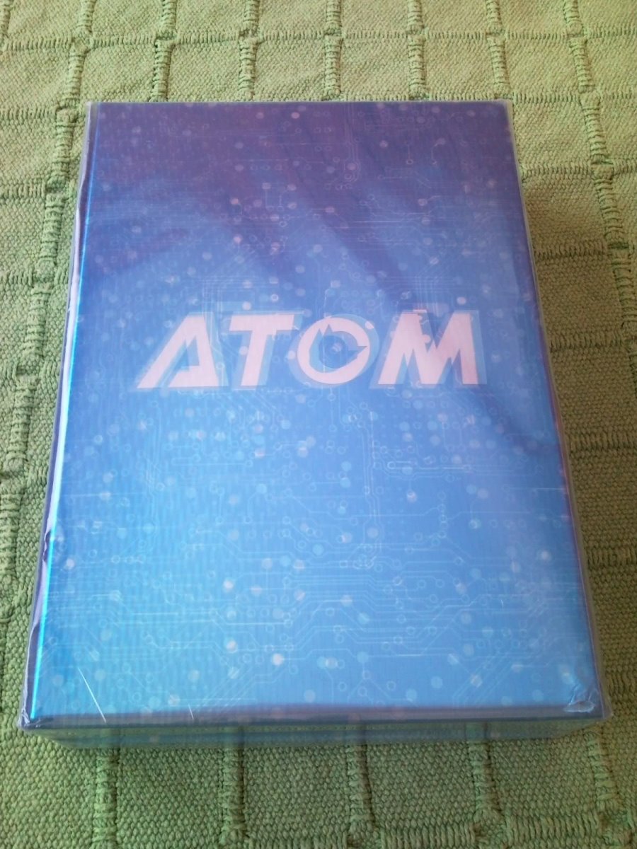 Atom Premium Box Japan (1).jpg