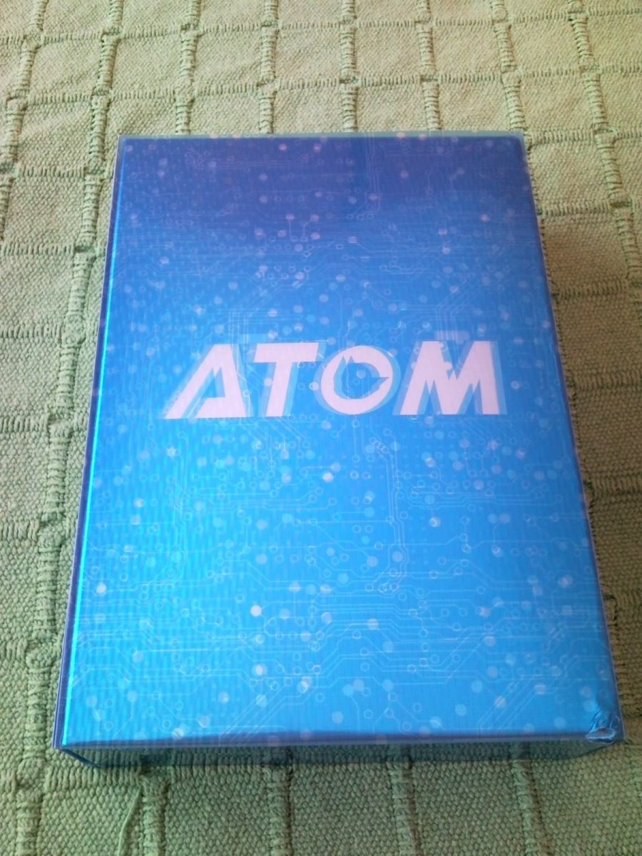 Atom Premium Box Japan (2).jpg