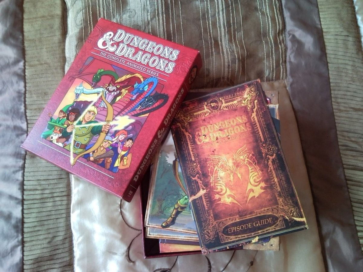 Dungeons and Dragons Complete Animated Series Limited Edition Usa (12).jpg