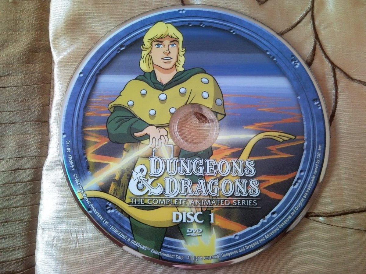 Dungeons and Dragons Complete Animated Series Limited Edition Usa (21).jpg
