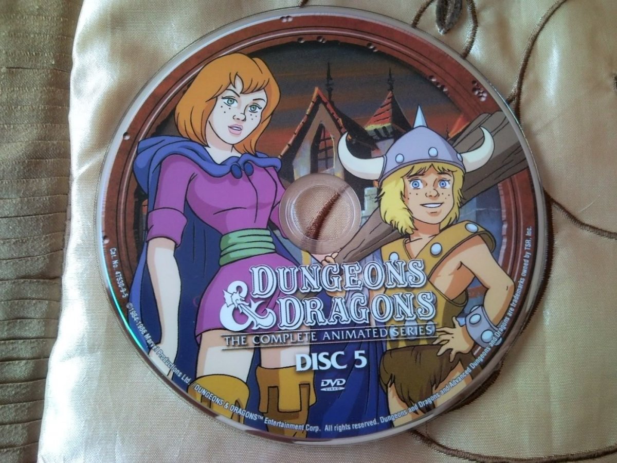 Dungeons and Dragons Complete Animated Series Limited Edition Usa (25).jpg