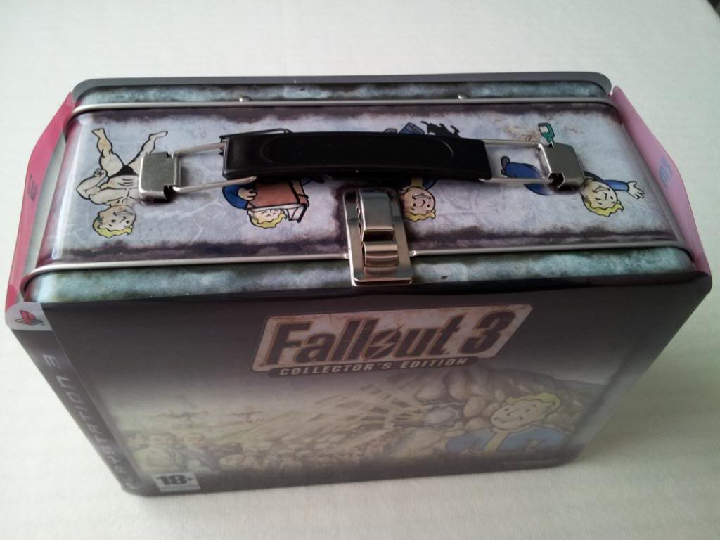 Fallout 3 Collector's Edition Spain (1).jpg